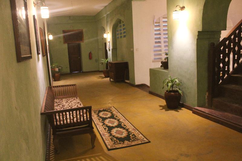 تختخواب و صبحانه Smiles Stone Town
