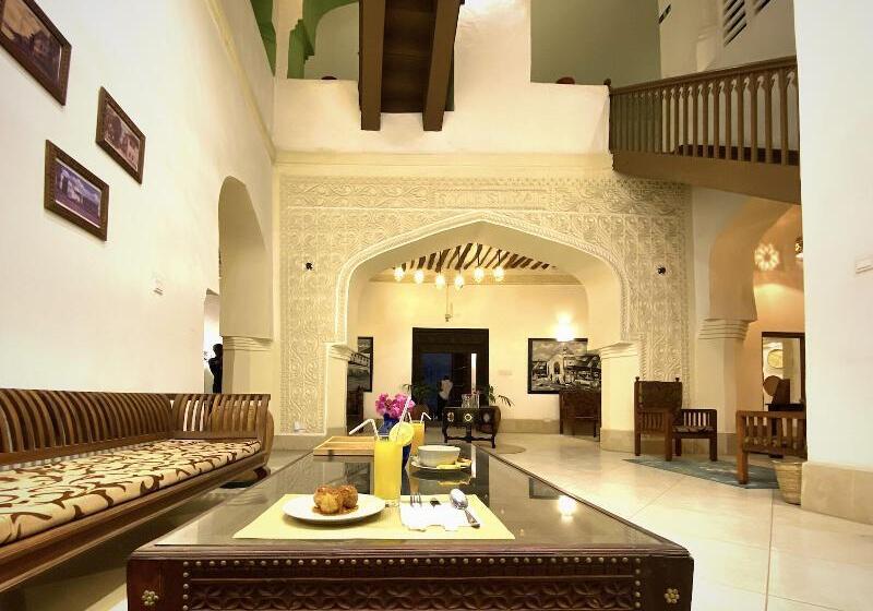 تختخواب و صبحانه Smiles Stone Town