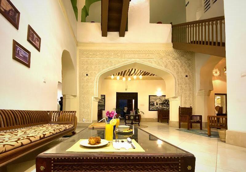 تختخواب و صبحانه Smiles Stone Town