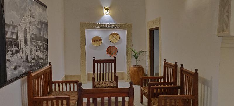 تختخواب و صبحانه Smiles Stone Town