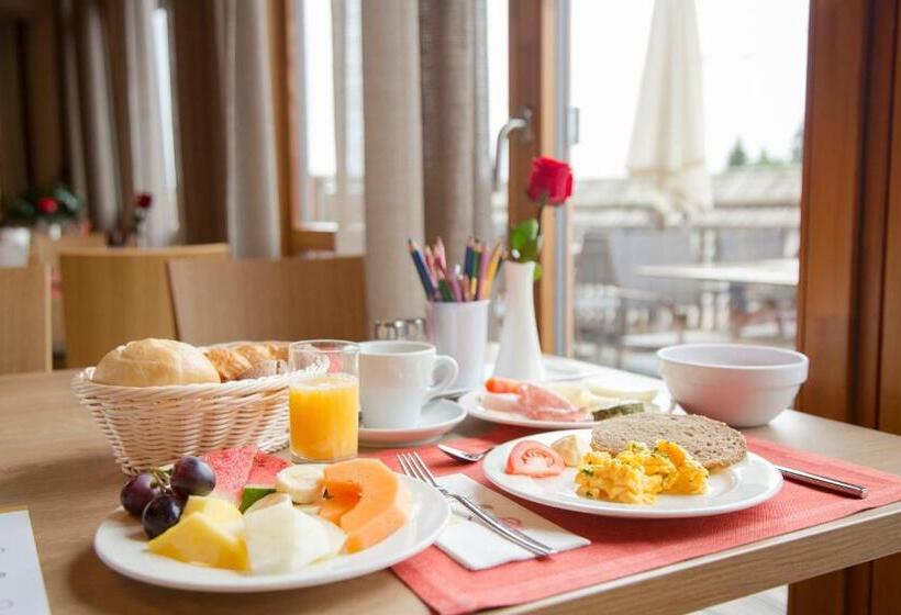 هتل Ramsi, Mein Familien