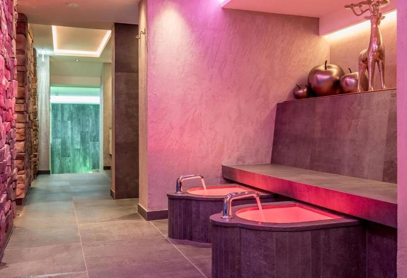 هتل Garni Caroline