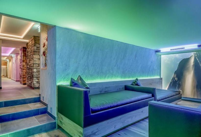 هتل Garni Caroline