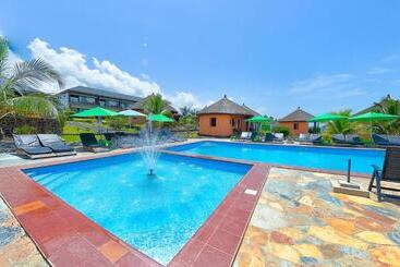 Lemon Beach Resort