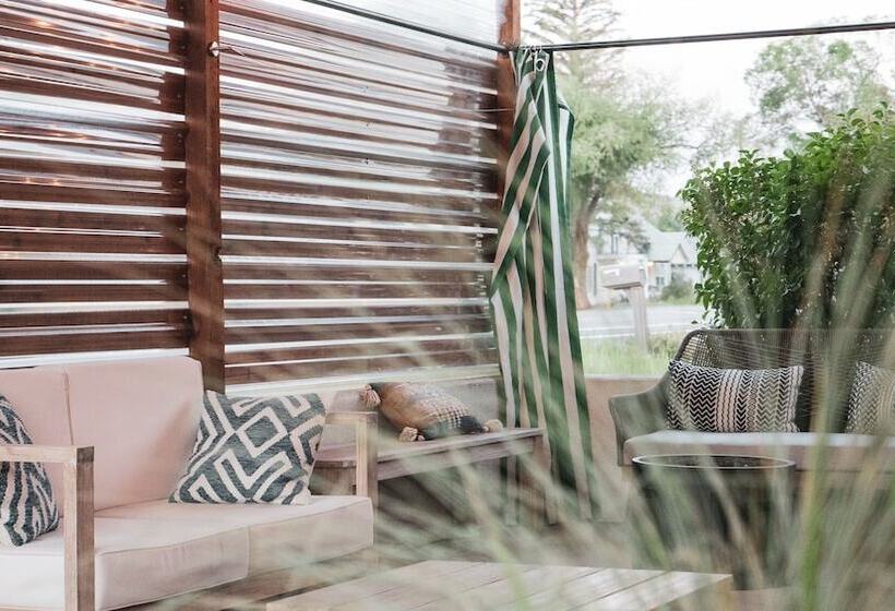 מוטל Mellow Moon Lodge