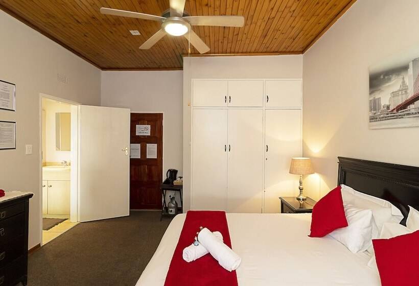 פנסיון The Lakehouse Guest House