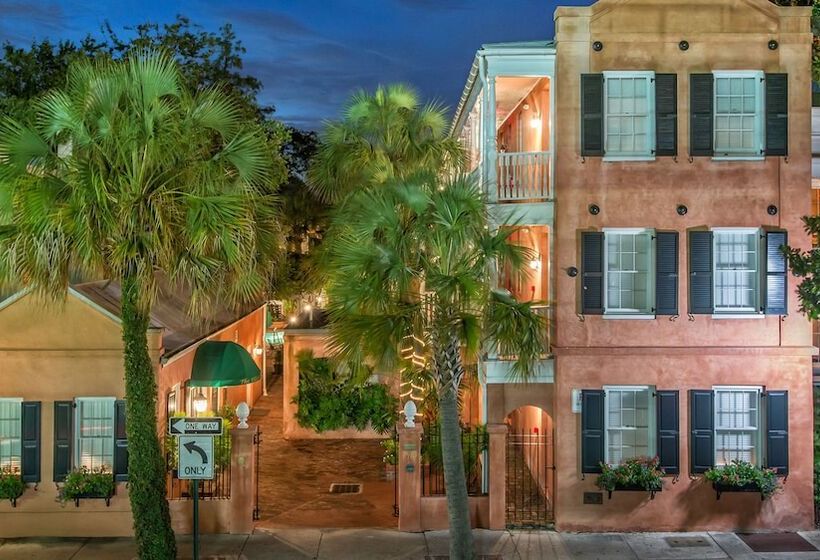 تختخواب و صبحانه Elliott House Inn