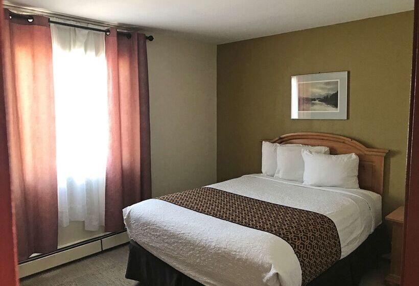 Отель Americas Best Value Inn & Suites Anchorage Airport