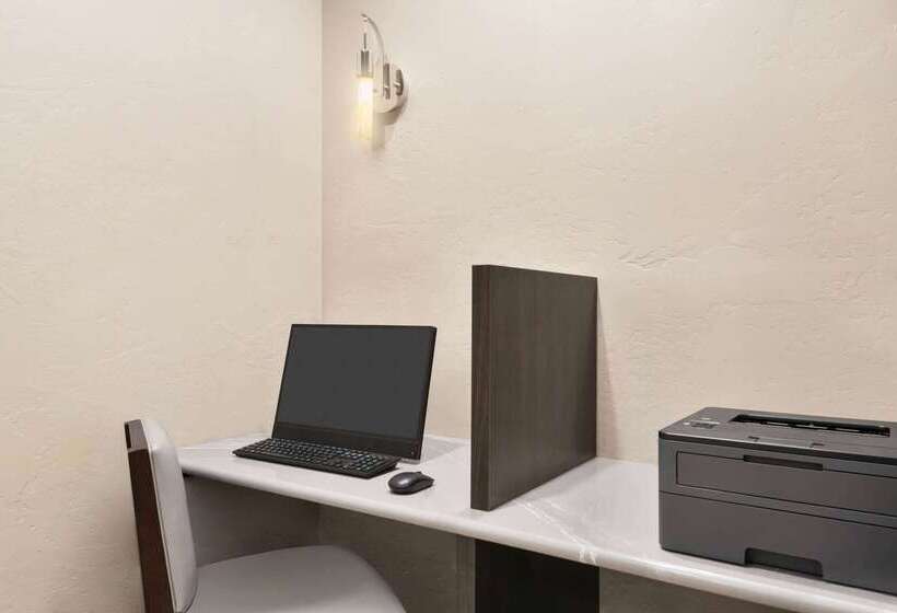 هتل Wingate By Wyndham Appleton