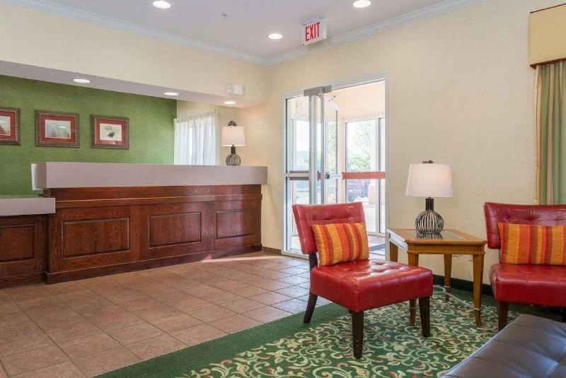 هتل Comfort Inn Bettendorf   Quad Cities