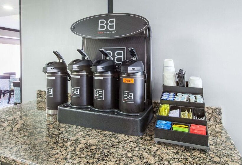 בית מלון כפרי Baymont By Wyndham Canton