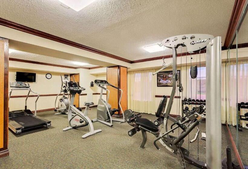 هتل Baymont By Wyndham Kalamazoo East