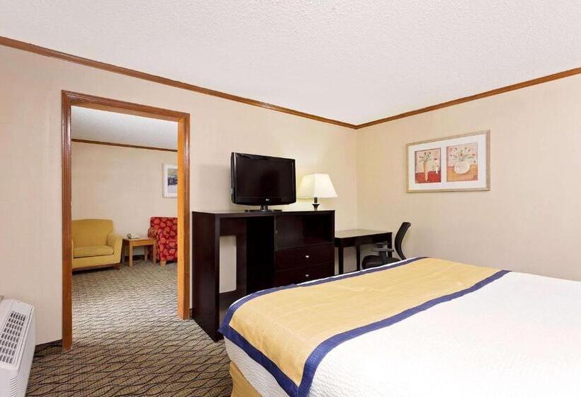 هتل Baymont By Wyndham Kalamazoo East