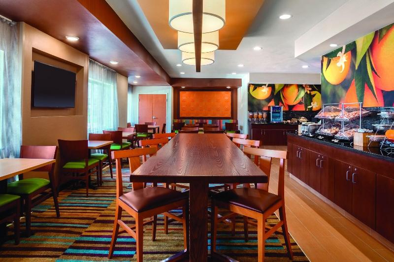 هتل Comfort Inn & Suites