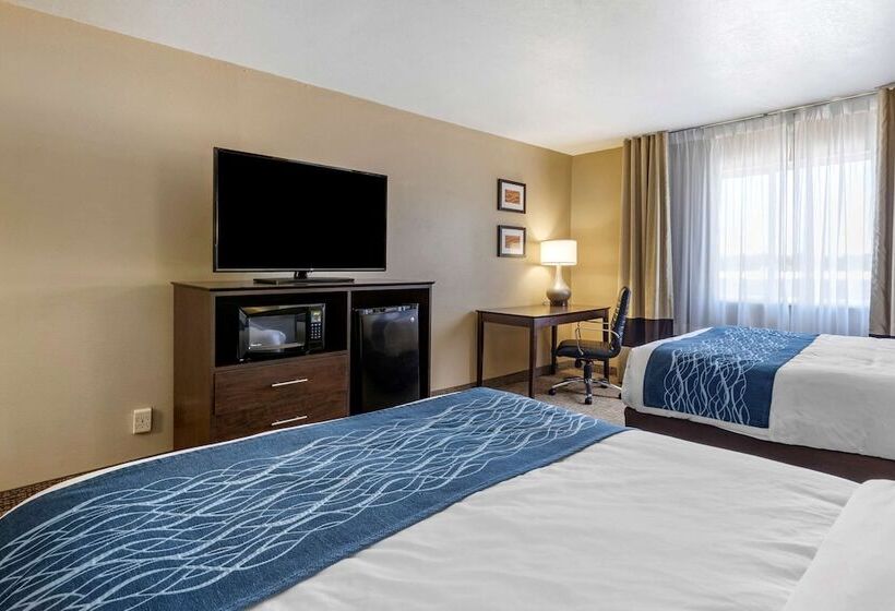 هتل Comfort Inn & Suites Waterloo  Cedar Falls