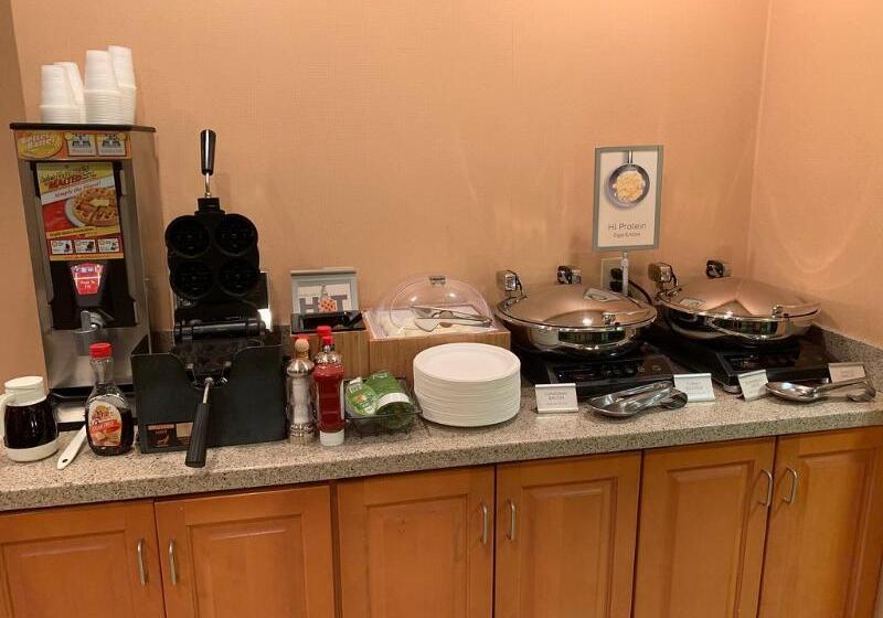 בית מלון כפרי Country Inn & Suites By Radisson, Fayetteville I95, Nc