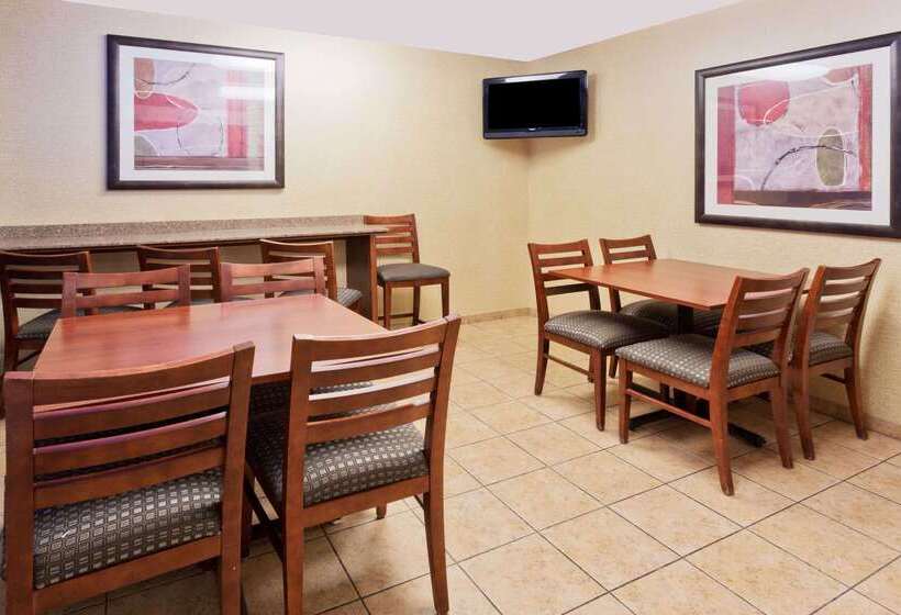 هتل Days Inn By Wyndham Rockford I 90 Casino District