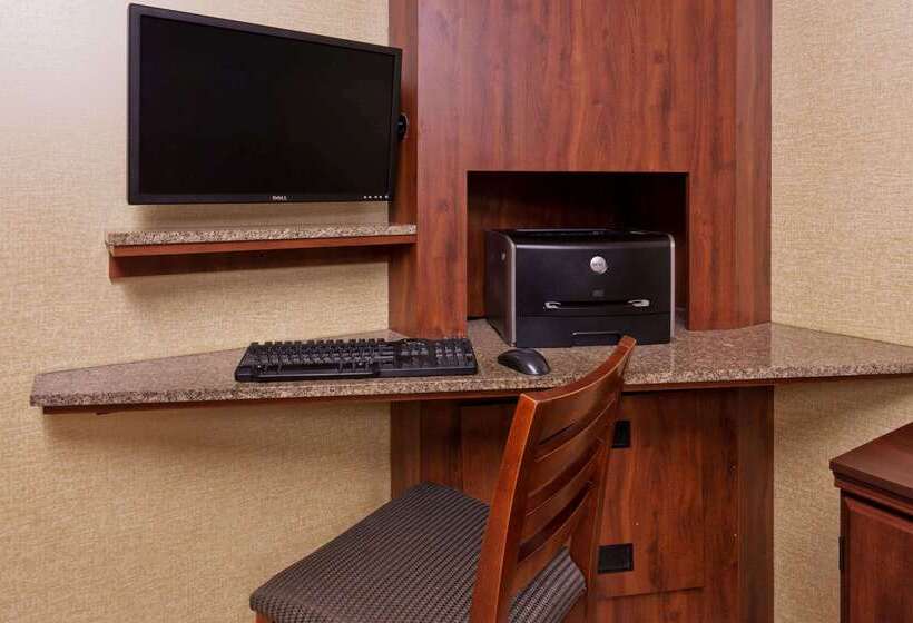 هتل Days Inn By Wyndham Rockford I 90 Casino District