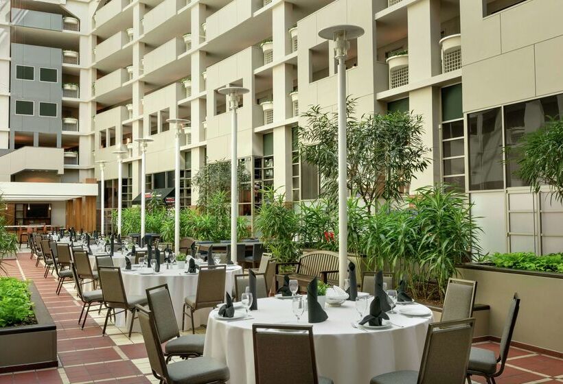 هتل Embassy Suites By Hilton Atlanta At Centennial Olympic Park