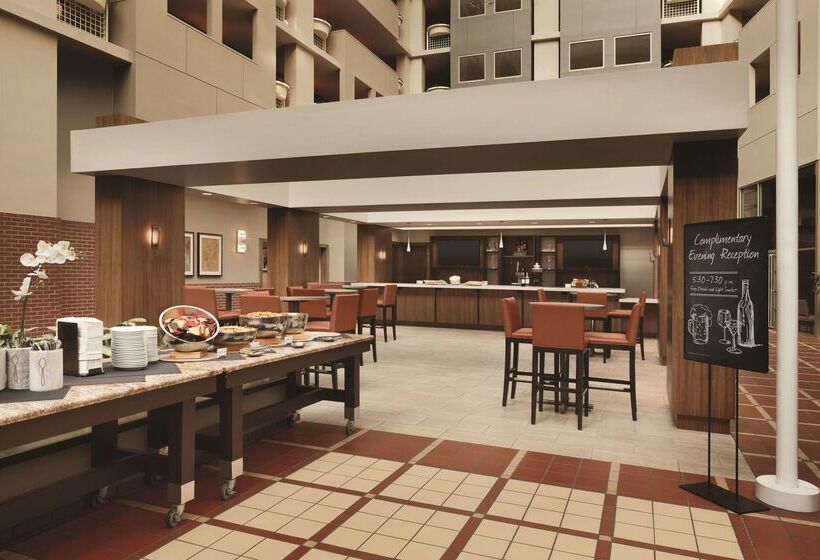 هتل Embassy Suites By Hilton Atlanta At Centennial Olympic Park