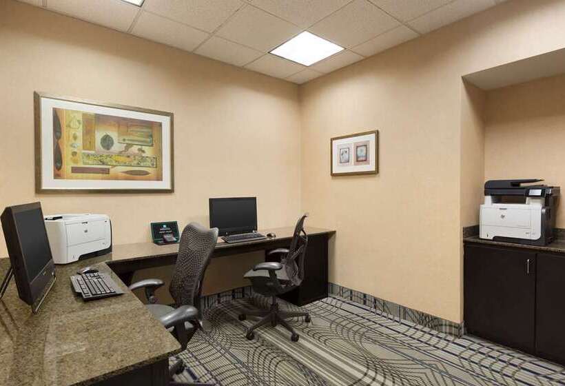 هتل Embassy Suites By Hilton Atlanta At Centennial Olympic Park