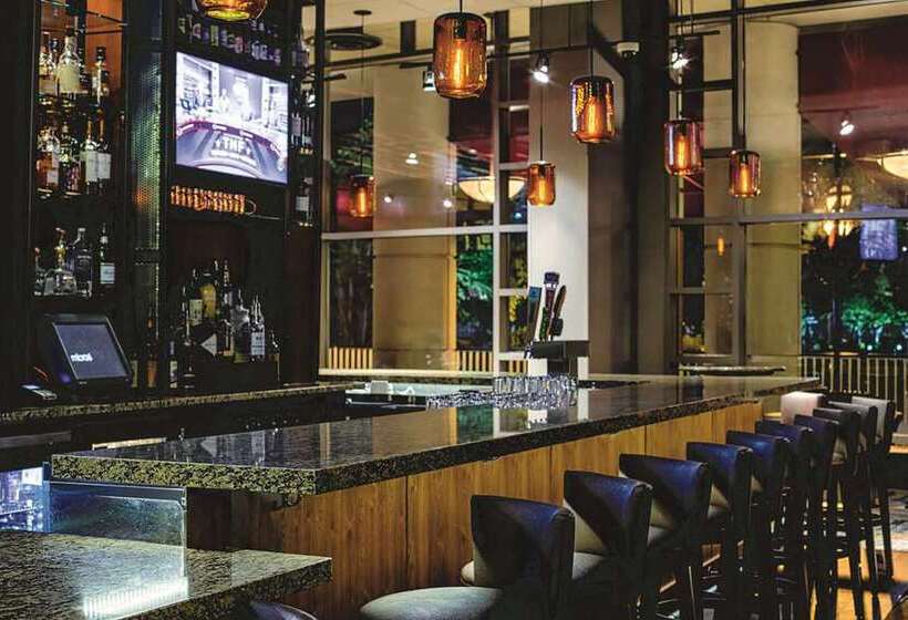 هتل Embassy Suites By Hilton Atlanta At Centennial Olympic Park