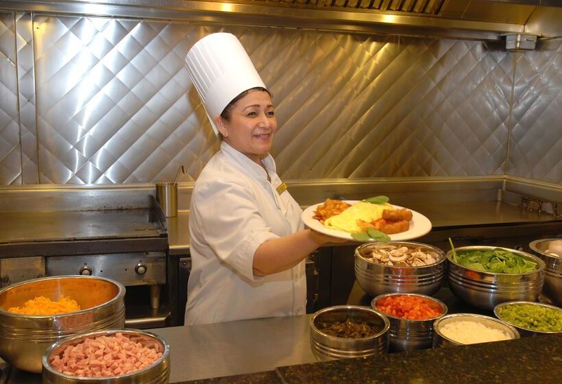 هتل Embassy Suites By Hilton Dallas Love Field