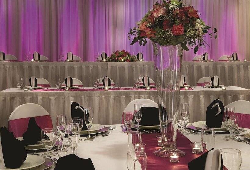 هتل Embassy Suites By Hilton Kansas City International Airport