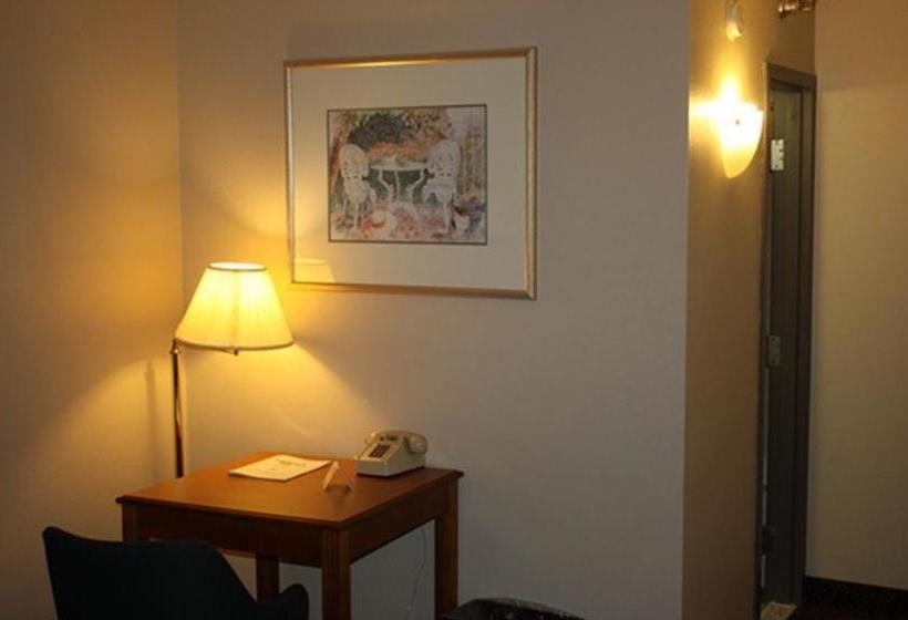 호텔 Emerald Inn