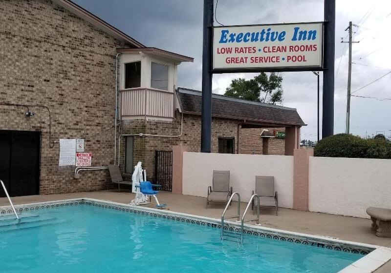 فندق Executive Inn