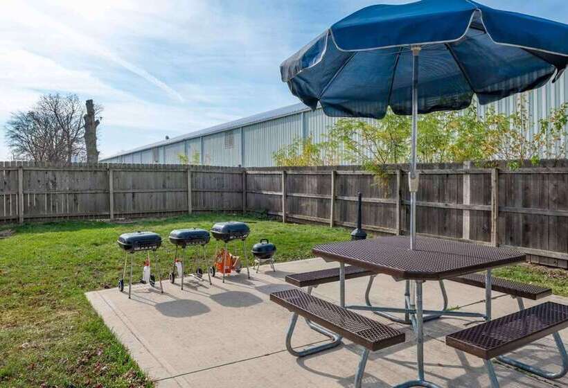 ホテル Suburban Studios Columbus North