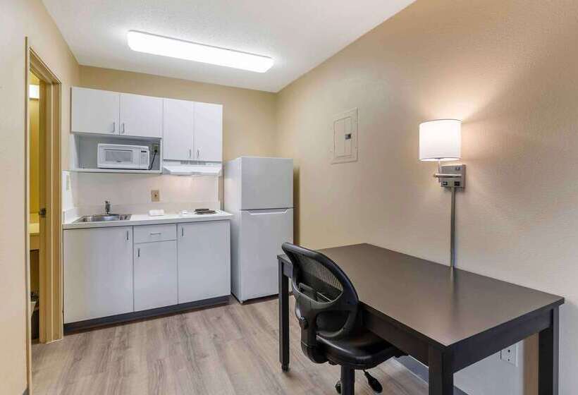 هتل Extended Stay America Suites   St Louis   Westport   E Lackland Rd