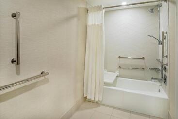 هتل Fairfield Inn By Marriott Bangor