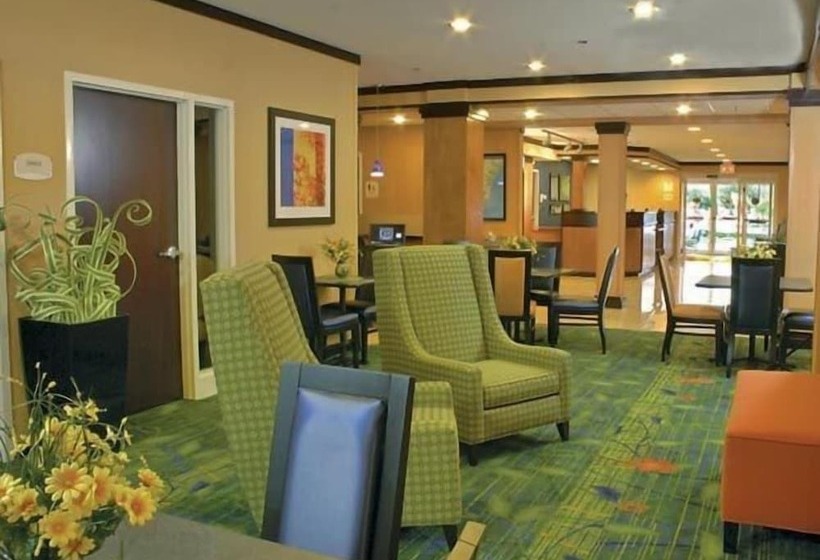 ホテル Fairfield Inn & Suites Brunswick