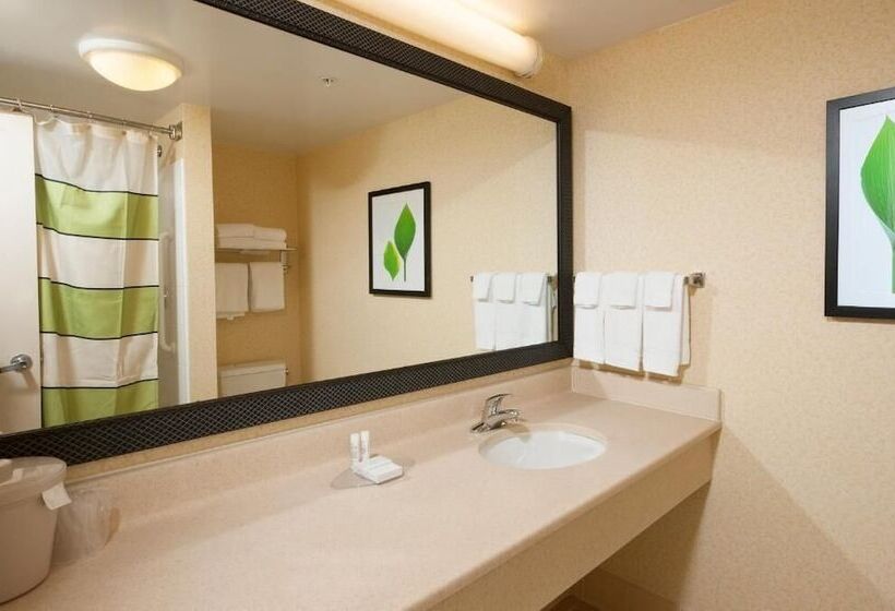 هتل Fairfield Inn Suites Brunswick
