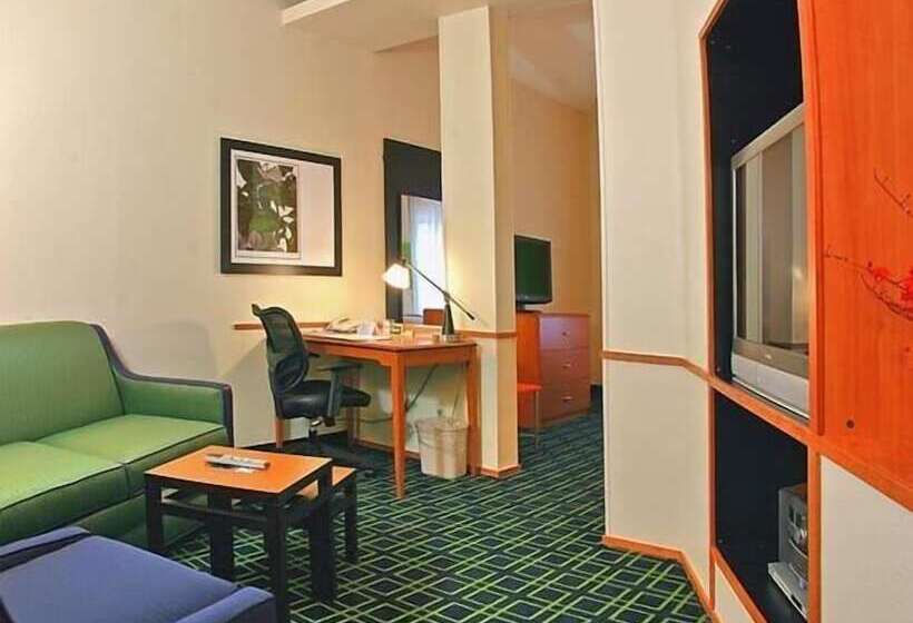 ホテル Fairfield Inn & Suites Brunswick