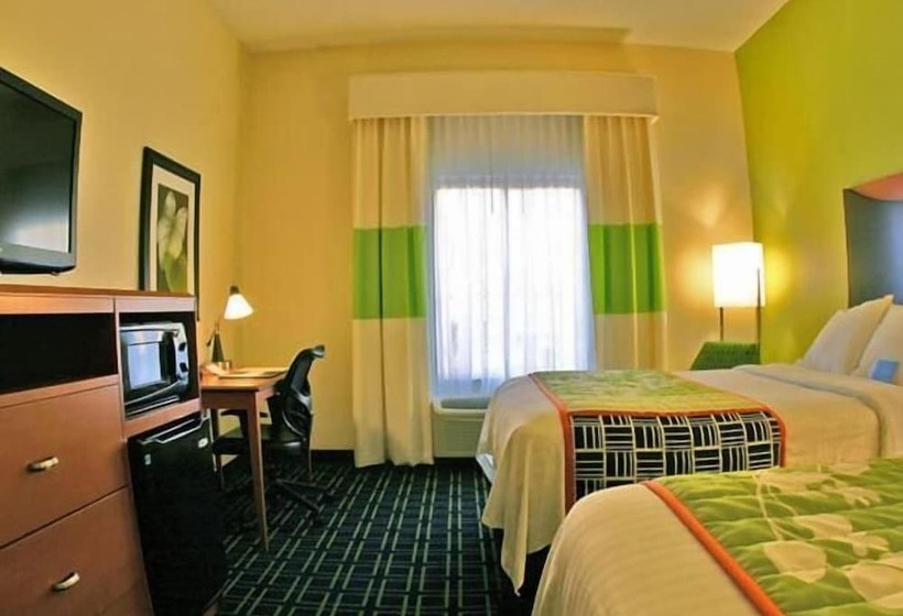 هتل Fairfield Inn Suites Brunswick