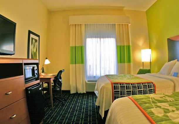 هتل Fairfield Inn Suites Brunswick