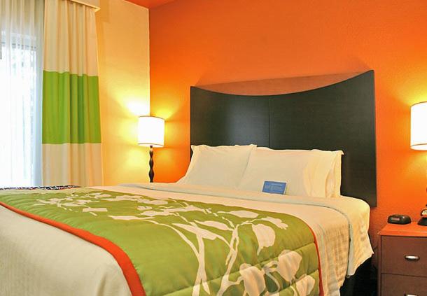 هتل Fairfield Inn Suites Brunswick