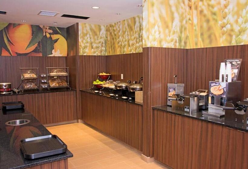 ホテル Fairfield Inn & Suites Butler