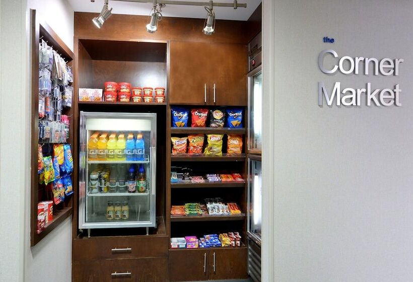 هتل Fairfield Inn & Suites By Marriott Charlottesville North