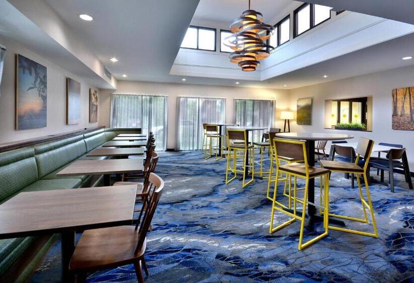 هتل Fairfield Inn & Suites By Marriott Charlottesville North