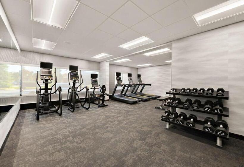 هتل Fairfield By Marriott Chesapeake