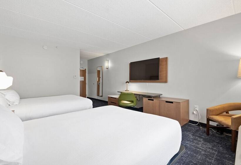 Отель Fairfield Inn & Suites By Marriott Hickory