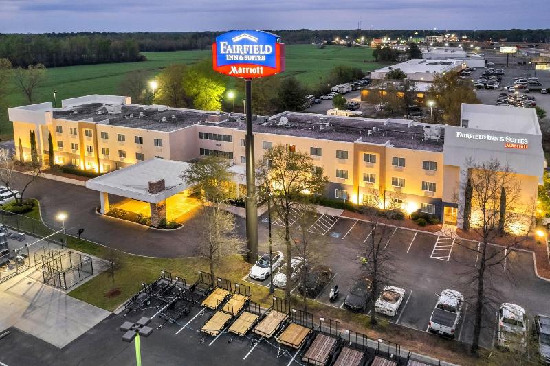 هتل Fairfield Inn By Marriott Lumberton