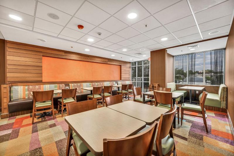 هتل Fairfield Inn By Marriott Lumberton