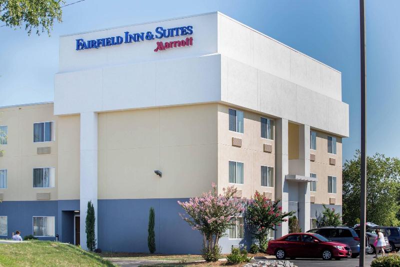 هتل Fairfield Inn By Marriott Lumberton
