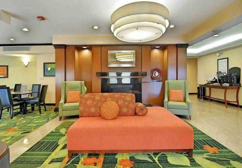 בית מלון כפרי Fairfield Inn And Suites By Marriott Potomac Mills Woodbridge