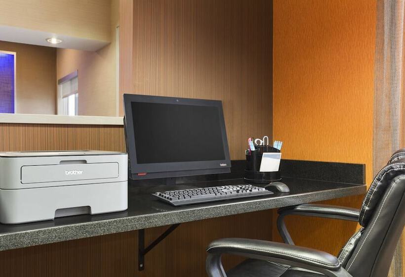 هتل Fairfield Inn & Suites Saginaw