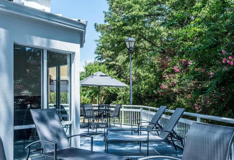 هتل Fairfield Inn & Suites Savannah I95 South